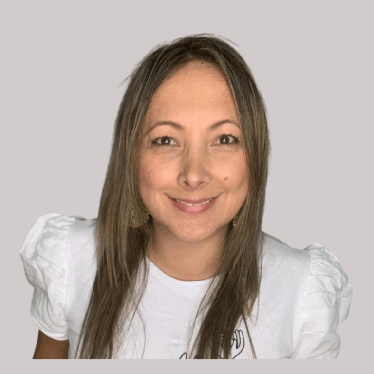 Lina Montoya, Astróloga, Coach y Terapeuta. Consteladora Familiar