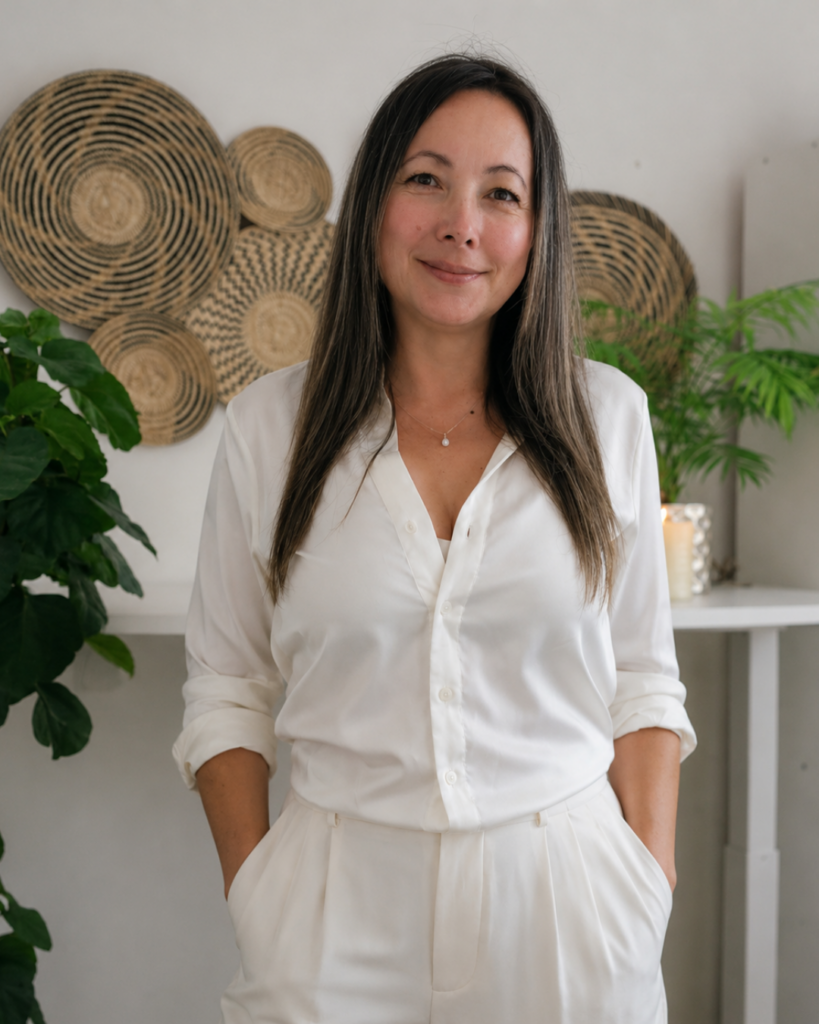 Lini Montoya, Astrologa y Cosnteladora
